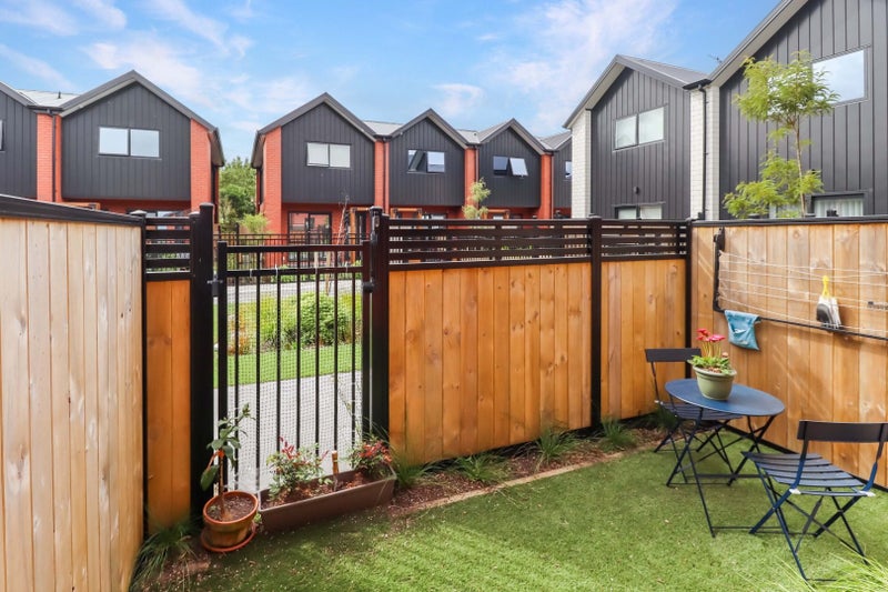 4/14 Biddle Crescent, Taita, Lower Hutt - Carousel 14