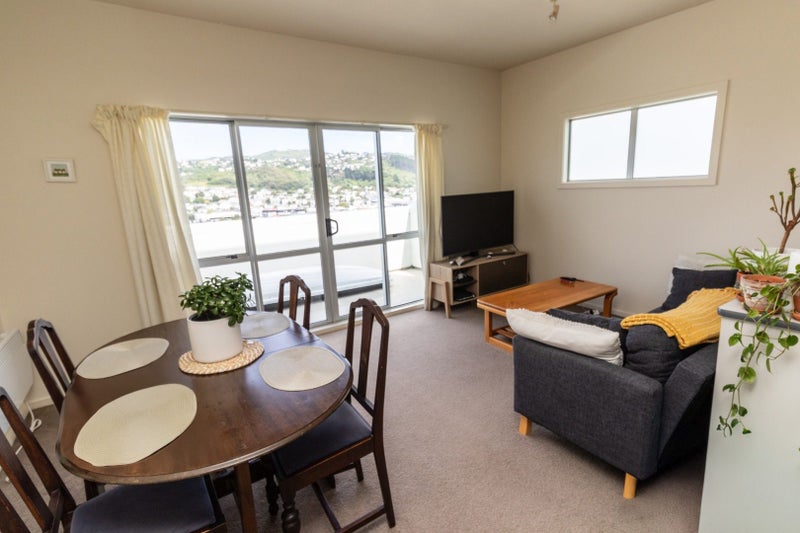 6/111 Coromandel Street, Newtown, Wellington - Carousel 2