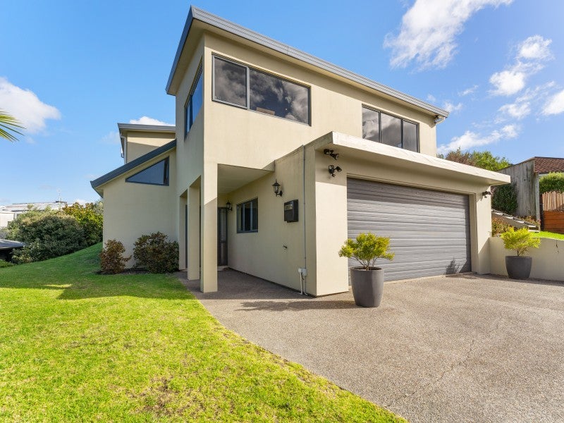 8 Harry Shaw Way, Raumati South, Paraparaumu - Carousel 1