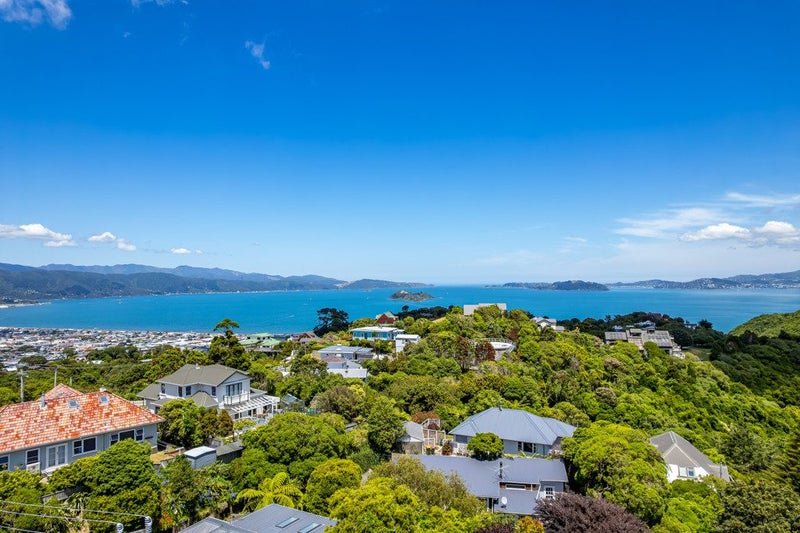 45 Maungaraki Road, Korokoro, Lower Hutt - Carousel 1