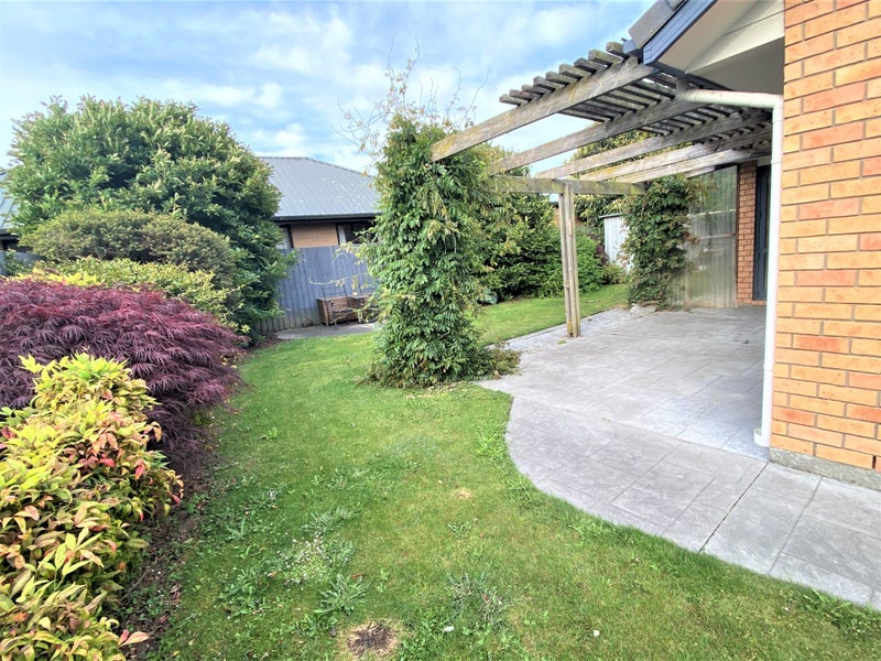 8 Amdale Avenue, Broomfield, Christchurch - Carousel 2