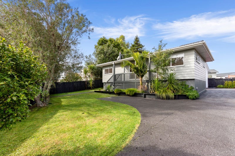 23 Buisson Glade, West Harbour, Auckland - Carousel 2
