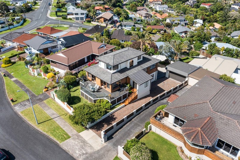 8 Pounamu Place, Shelly Park, Auckland - Carousel 2