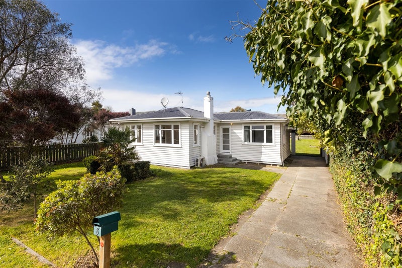 8 Page Street, Redwoodtown, Blenheim - Carousel 1