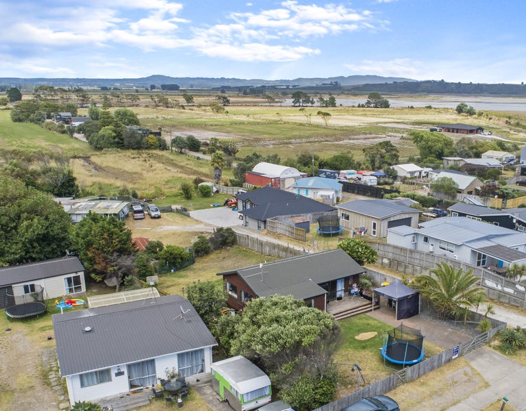 430 Pukehina Parade, Te Puke - Carousel 22