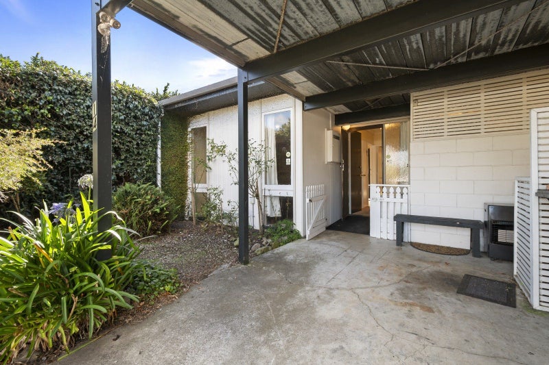 14 Westmere Place, Takaro, Palmerston North - Carousel 1