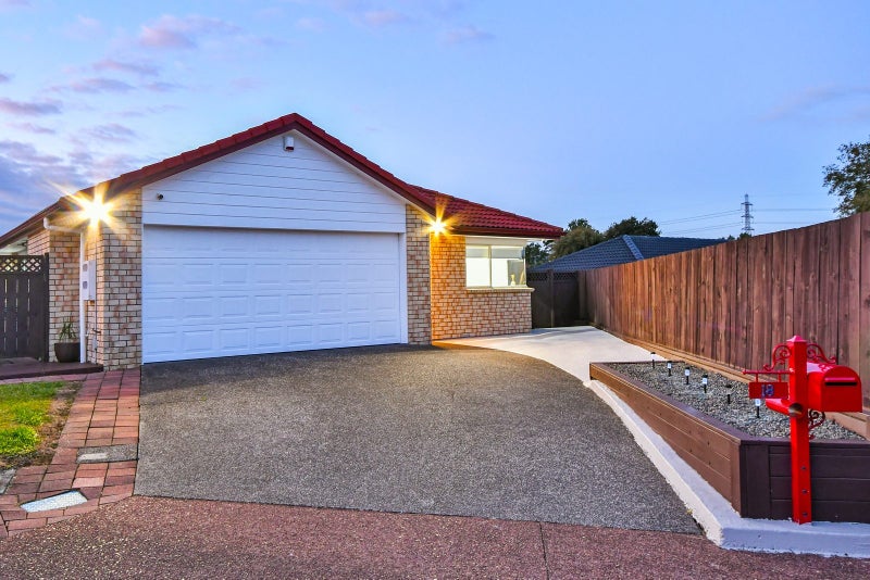 18 Stellata Court, Randwick Park, Auckland - Carousel 1