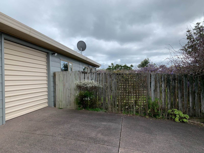 1427 Whangaparaoa Road, Army Bay, Whangaparaoa - Carousel 1
