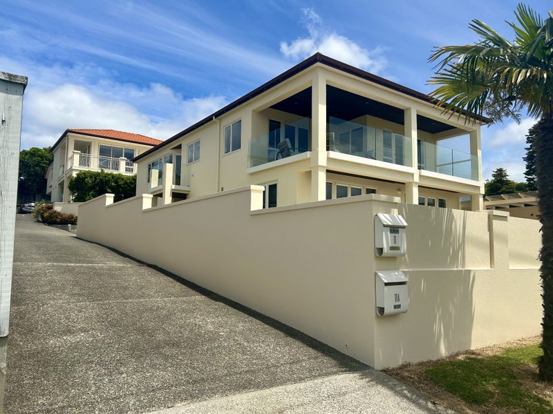 11 Beechwood Road, Rothesay Bay, Auckland - Carousel 1