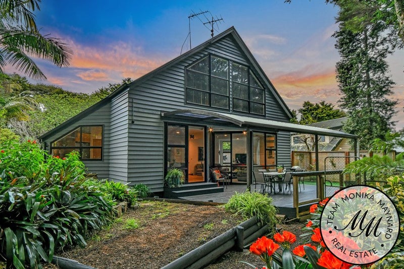 13 Corokia Place, Totara Heights, Auckland - Carousel 1