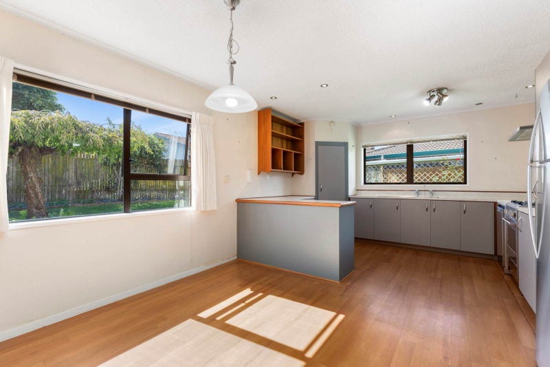69 Carnoustie Drive, Wattle Downs, Auckland - Carousel 2
