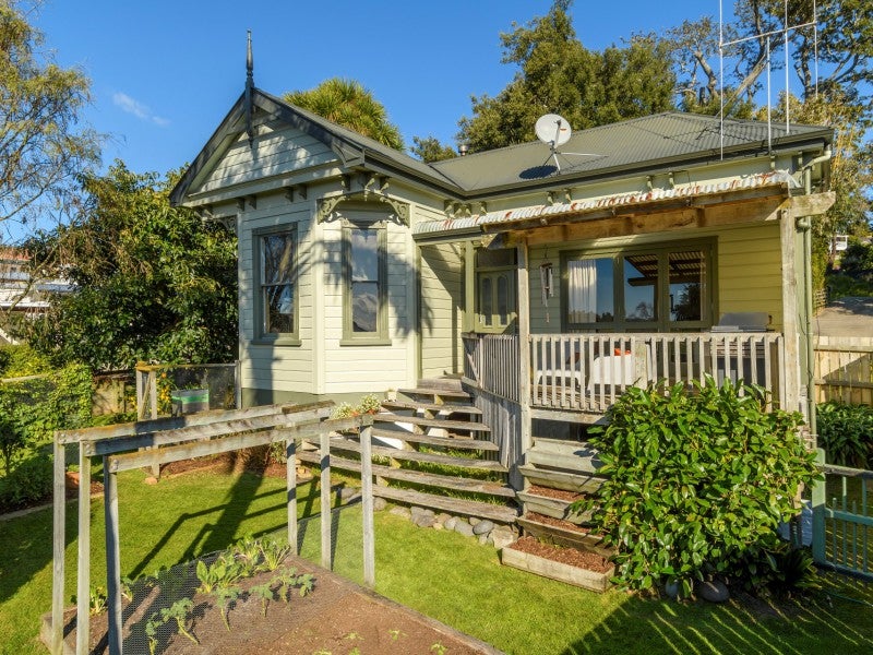 305 Waihi Road, Judea, Tauranga - Carousel 1