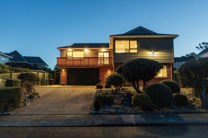 3 Shastri Terrace, Khandallah, Wellington - Carousel 2