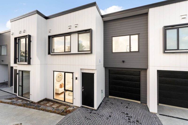 96C Seymour Road, Sunnyvale, Auckland - Carousel 1