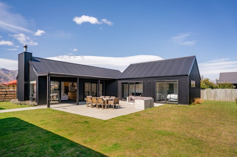 22 Hewson Crescent, Lake Hāwea - Carousel 1