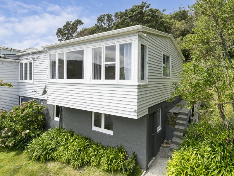147 Cockayne Road, Khandallah, Wellington - Carousel 1