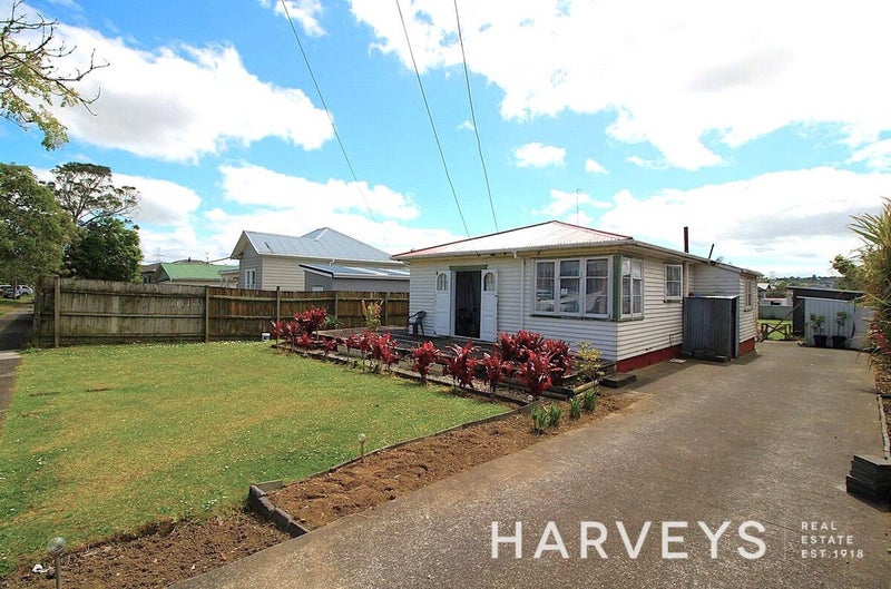 30 Crowther Street, Blockhouse Bay, Auckland - Carousel 1