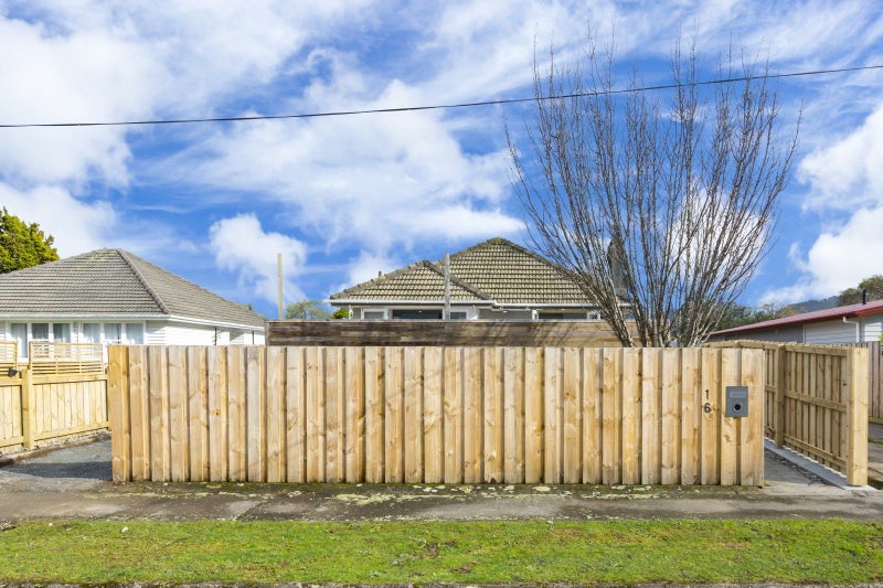 16 Robertson Street, Elderslea, Upper Hutt - Carousel 2