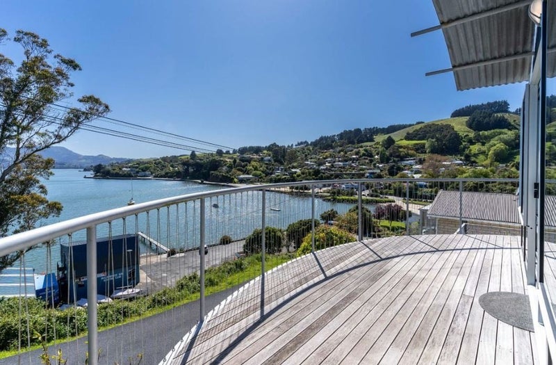 40 Marine Parade, Macandrew Bay, Dunedin - Carousel 1