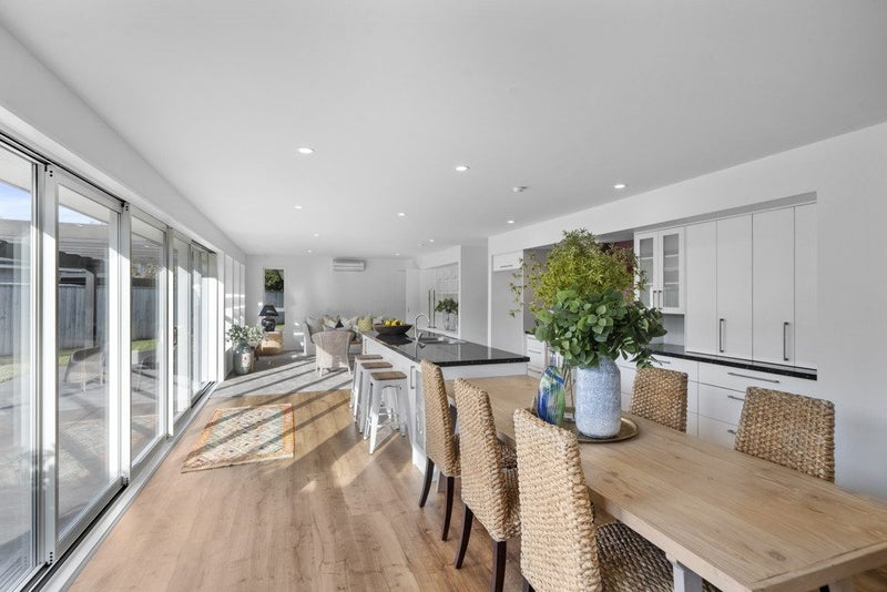 14 Donovan Place, Aidanfield, Christchurch - Carousel 2