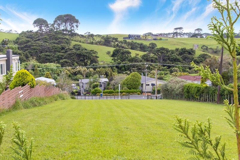 20 Bethells Road, Waitakere, Auckland - Carousel 1