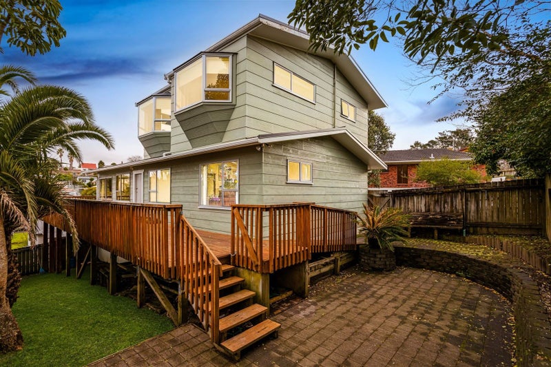 10 Yule Place, Massey, Auckland - Carousel 1