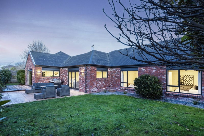 54 Regency Crescent, Redwood, Christchurch - Carousel 1