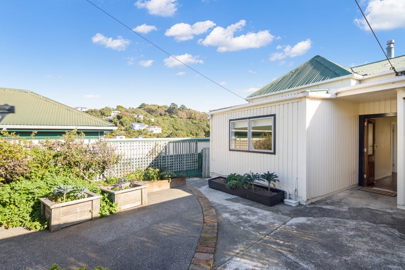1 Manchester Terrace, Melrose, Wellington - Carousel 1