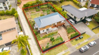 115 Stapleford Crescent, Browns Bay, Auckland - Carousel 1