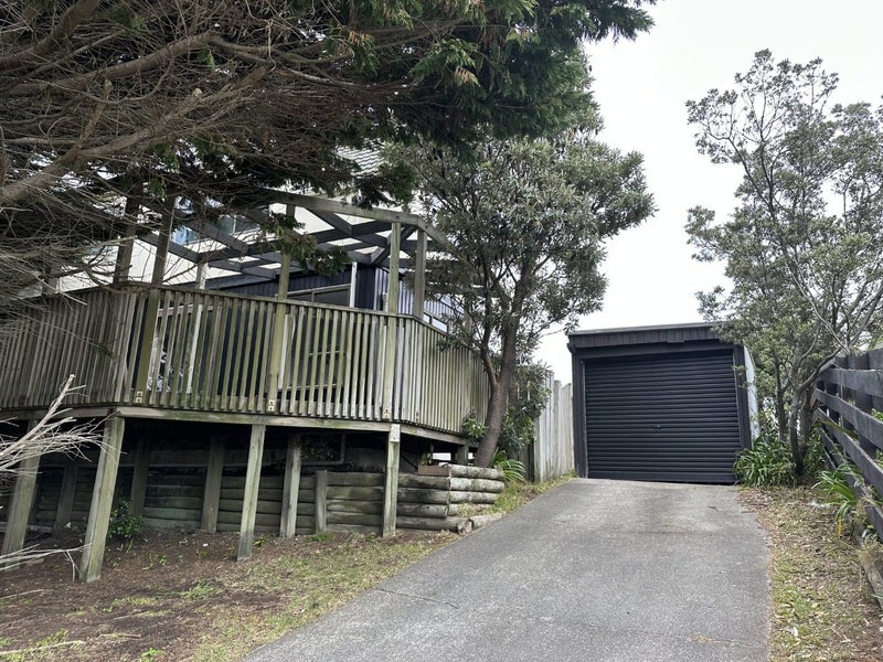 10 Frances Street, Waikanae Beach, Waikanae - Carousel 1