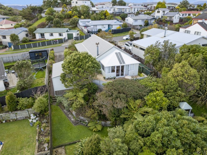 47 Mossburn Grove, Kelson, Lower Hutt - Carousel 1