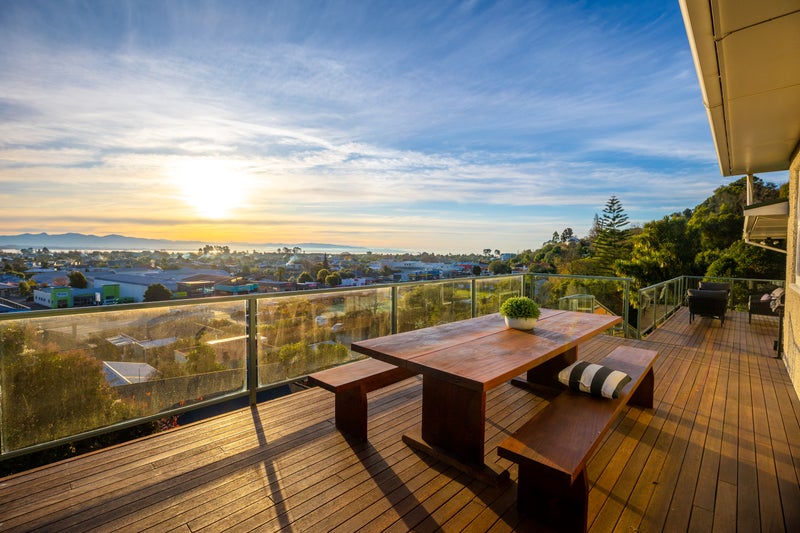 145 Tahunanui Drive, Tāhunanui, Nelson - Carousel 1