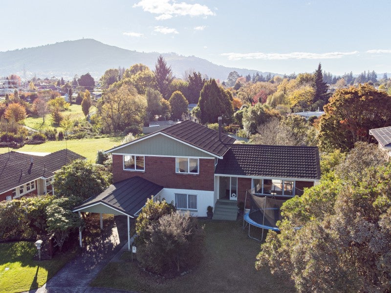 13 Peachgrove Terrace, Hillcrest, Rotorua - Carousel 1