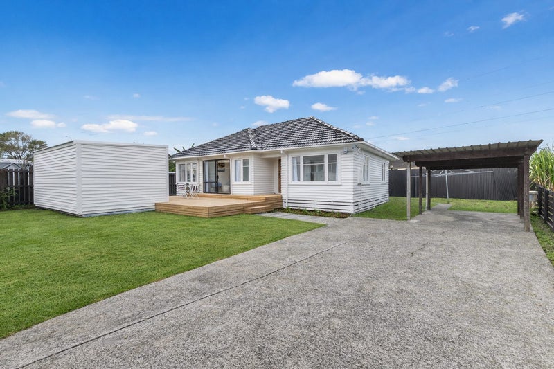 2/8 Fisher Crescent, Ōtara, Auckland - Carousel 1