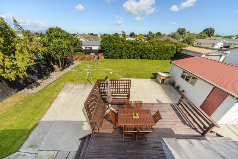 32 Suzanne Grove, Kelvin Grove, Palmerston North - Carousel 31