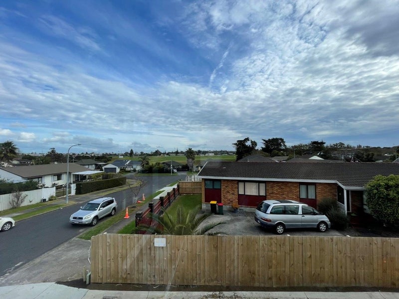 3A De Quincey Terrace, Highland Park, Auckland - Carousel 16