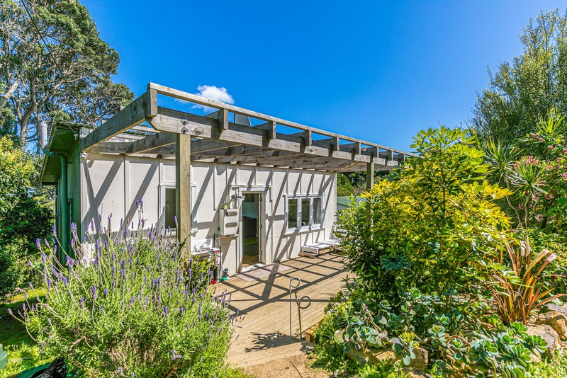 75 Ocean Road, Surfdale, Waiheke Island - Carousel 1
