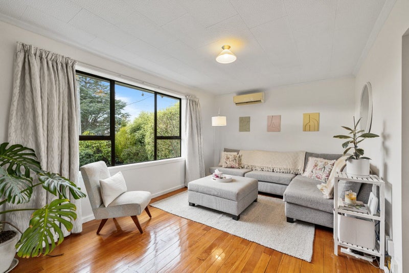 16 Dunedin Street, Redwood, Christchurch - Carousel 2