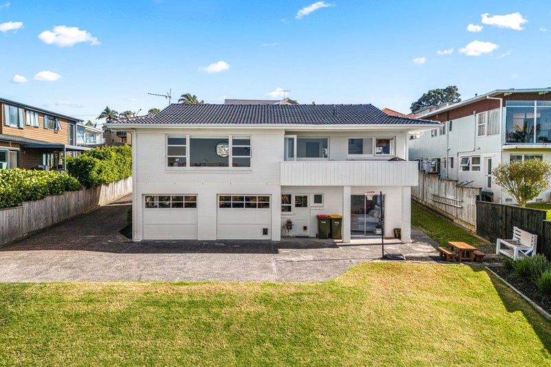 15A Seaview Road, Castor Bay, Auckland - Carousel 1