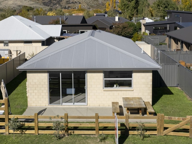 7 Missy Crescent, Mount Pisa - Carousel 25