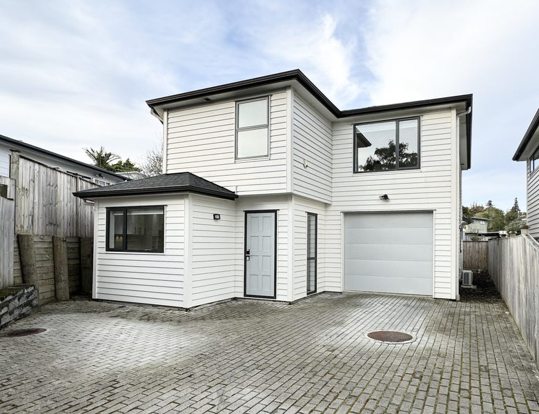 6C St Catherine Crescent, West Harbour, Auckland - Carousel 1