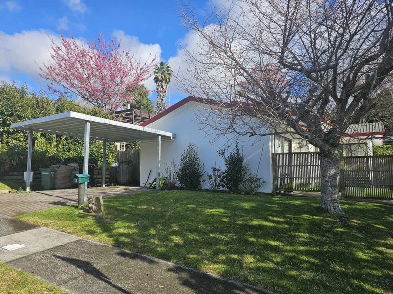 2 Sunvale Place, Gate Pa, Tauranga - Carousel 1