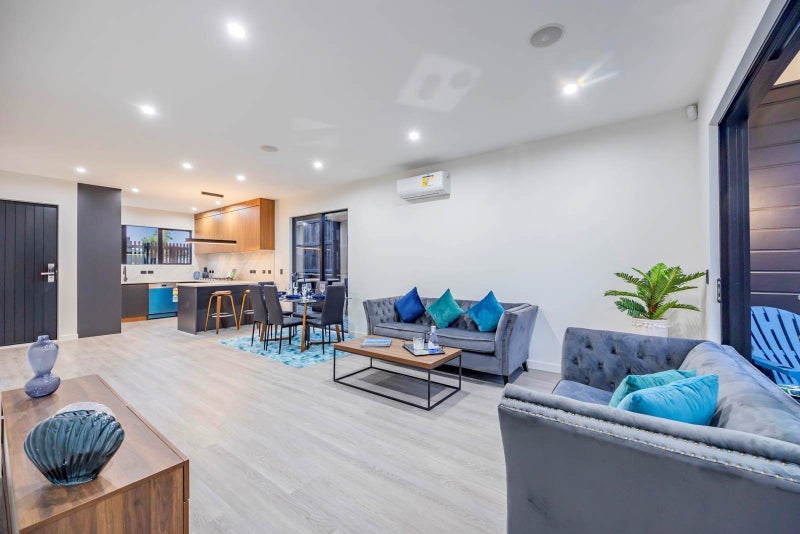 26D Tupaki Place, Pakuranga Heights, Auckland - Carousel 1