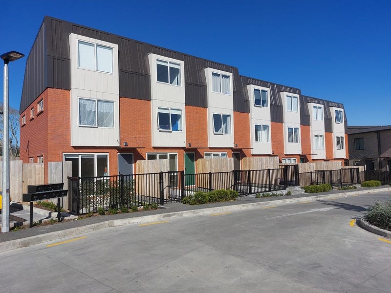 22 Timata Lane, Favona, Auckland - Carousel 1