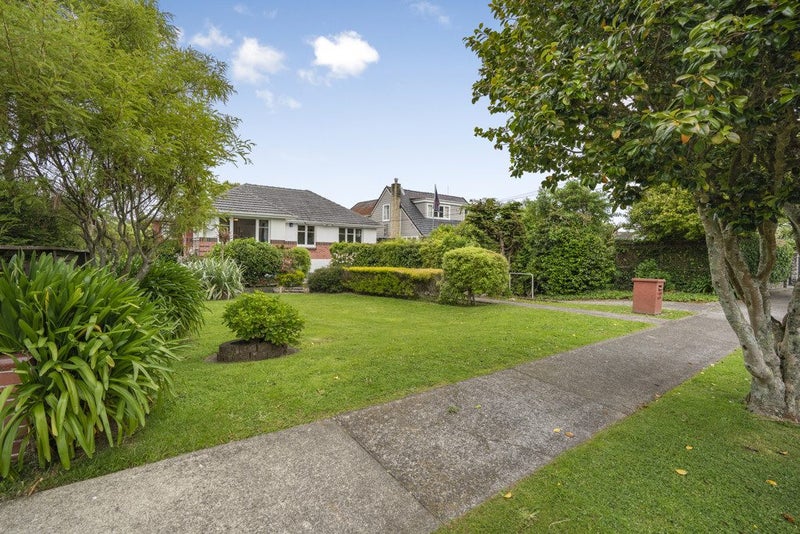 22 Hudson Avenue, Ebdentown, Upper Hutt - Carousel 1