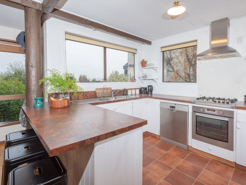 14 The Half Mile, Bridge Hill, Alexandra - Carousel 1