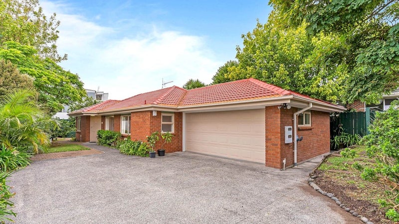 5A Pine Street, New Lynn, Auckland - Carousel 1