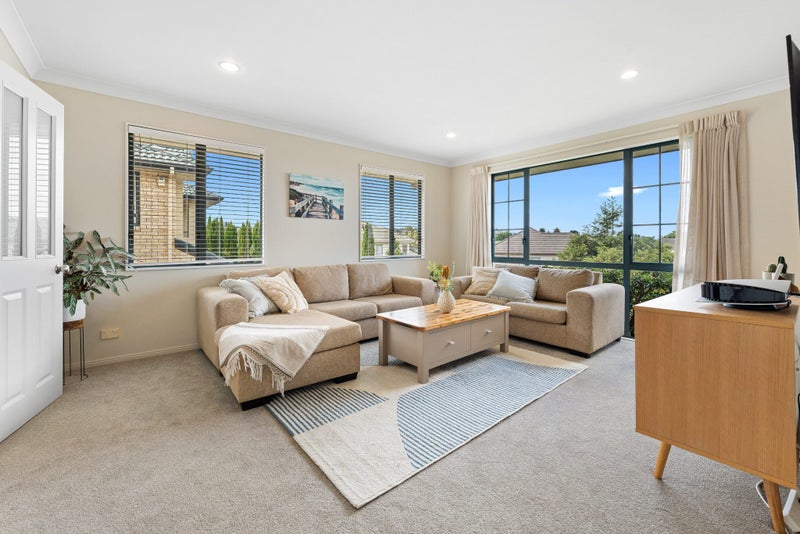 35 Stellamaris Way, Northpark, Auckland - Carousel 2