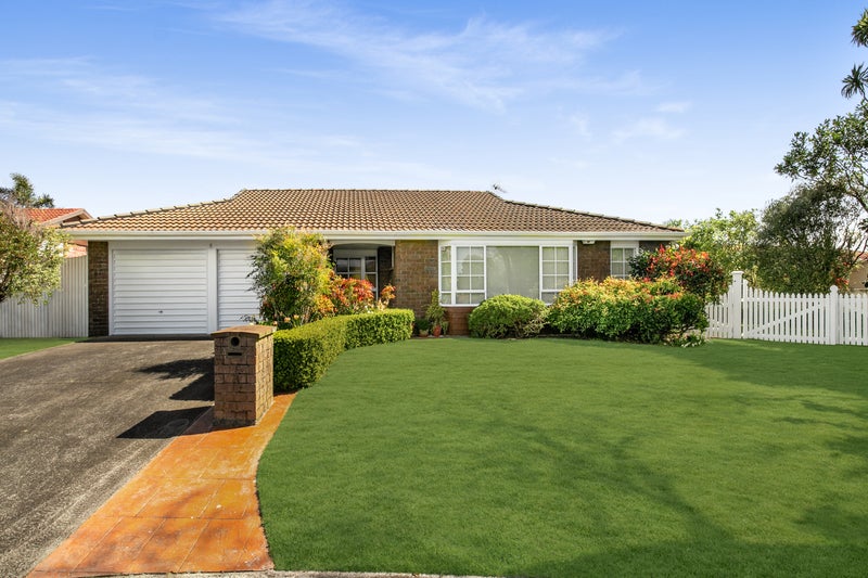 8 Cadenza Place, Conifer Grove, Takanini - Carousel 1