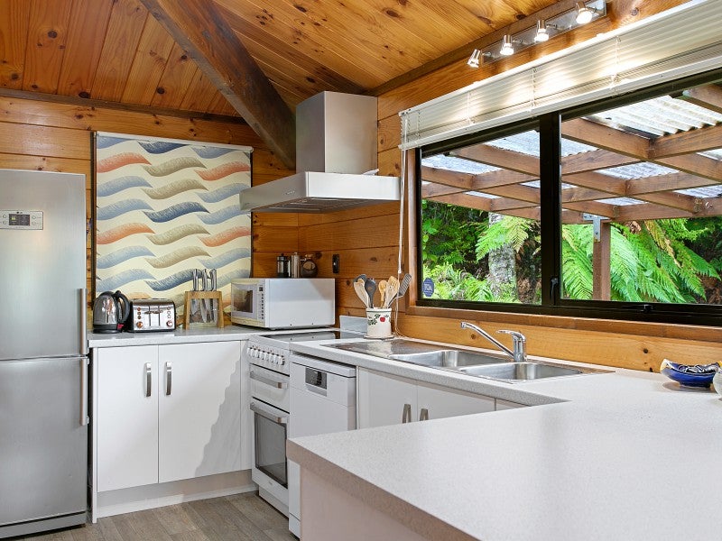 80 Kaiuru Avenue, Pukawa Bay, Tūrangi - Carousel 2